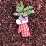 In the hoop mitten stuffy primitive decor embroidery design by snugglepuppyapplique.com