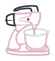 An applique of a 1950's style kitchen stand mixer by snugglepuppyapplique.com