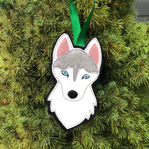 In the hoop Husky Ornament Embroidery Design by snugglepuppyapplique.com