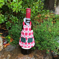 In the hoop wine bottle apron by snugglepuppyappilque.com