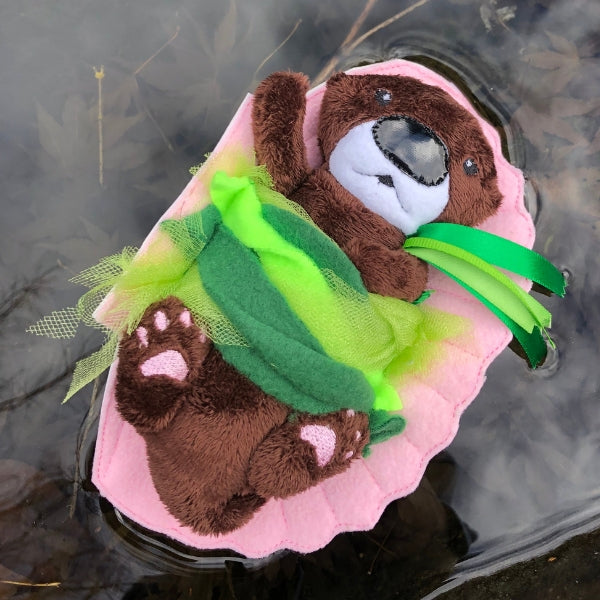 ITH Sleepy Otter in Shell bed embroidery design , Snugglepuppyapplique.com